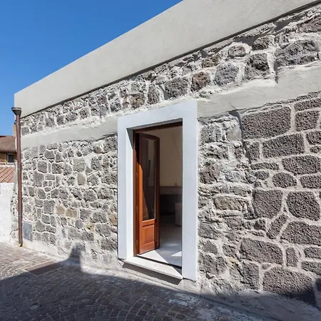Appartamento Casa Fenicia Nell'antico Cortile In Centro Storico A SantʼAntìoco
