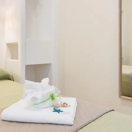 Appartement Casa Fenicia Nell'antico Cortile In Centro Storico A