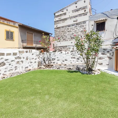 Casa Fenicia Nell'antico Cortile In Centro Storico A דירה SantʼAntìoco